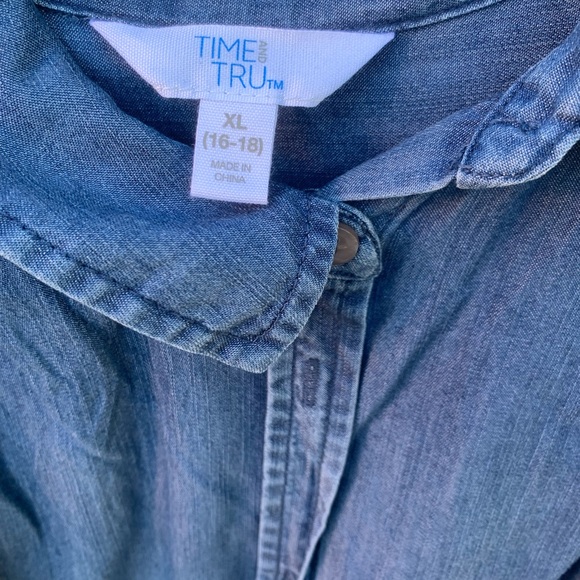 NWT Time and Tru Blue Denim Button-Down Shirt - Picture 8 of 8